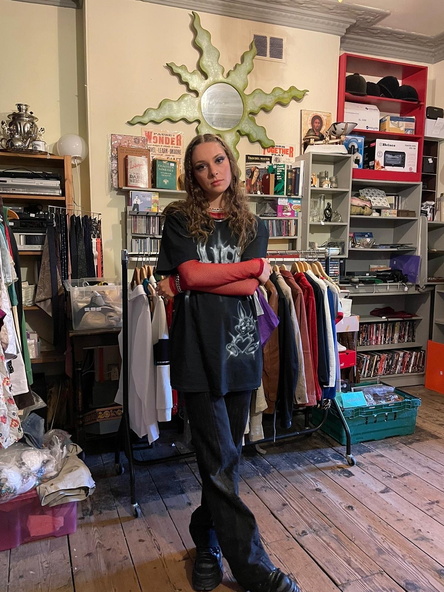 Go behind the scenes of Holly Humberstone's Splendour XR performance