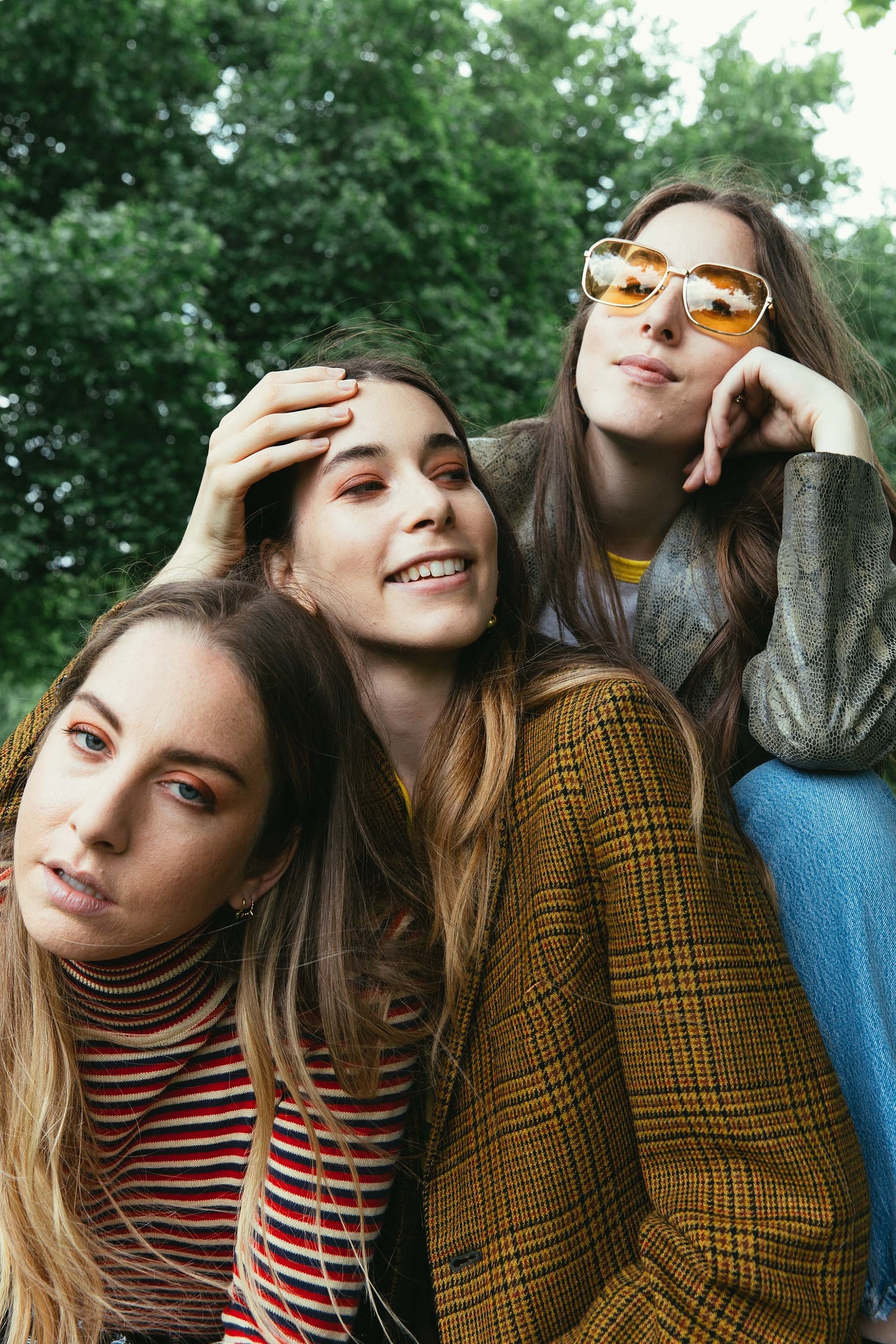 Sisters, Ledge: Haim