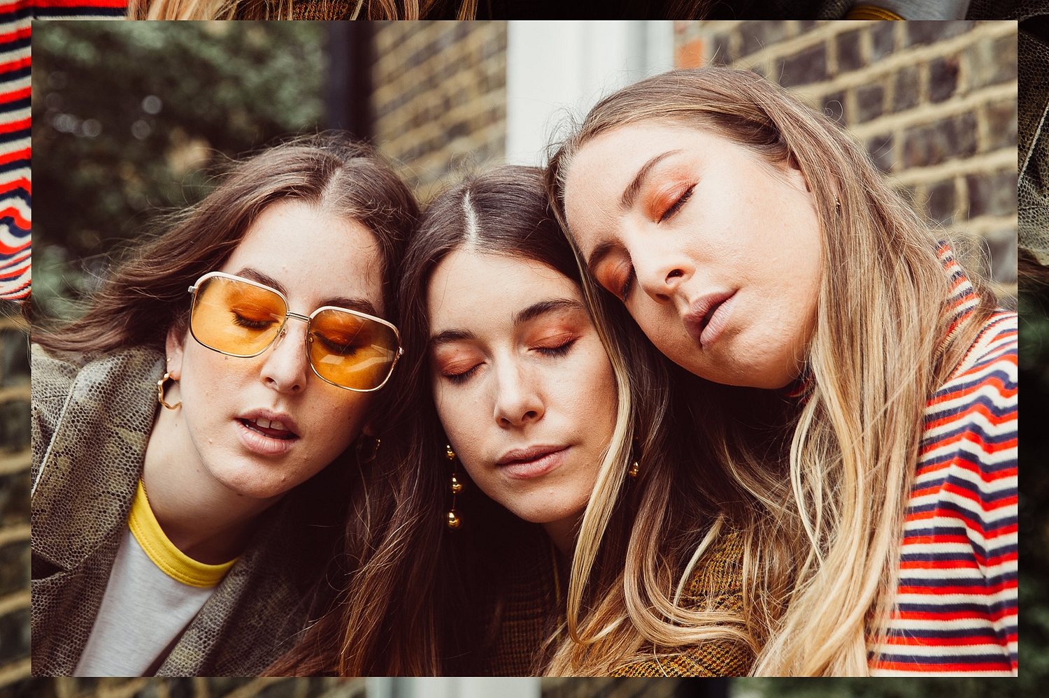 Sisters, Ledge: Haim
