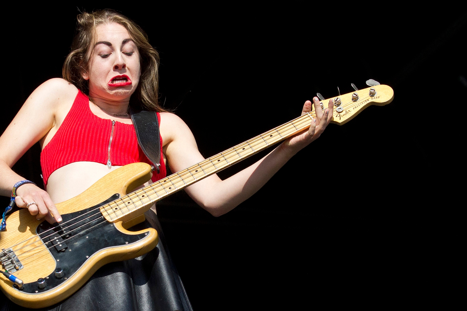 Scarlett Johansson and Este Haim form The Singles, premiere single ‘Candy’