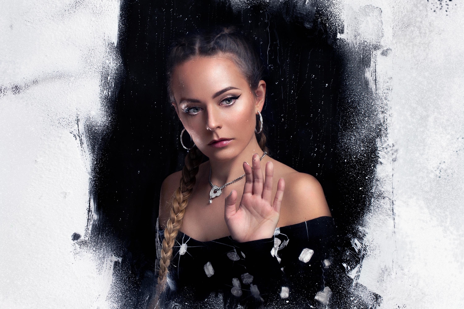 Hannah Diamond shares new song, ‘True’