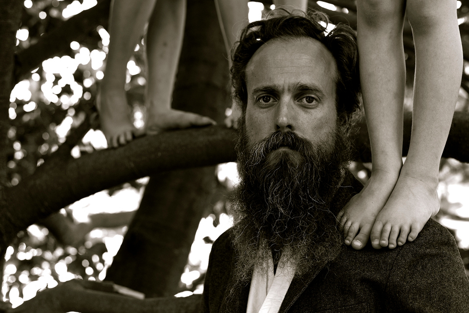 Iron & Wine announce new EP ‘Weed Garden’, share lead track ‘What Hurts Worse’