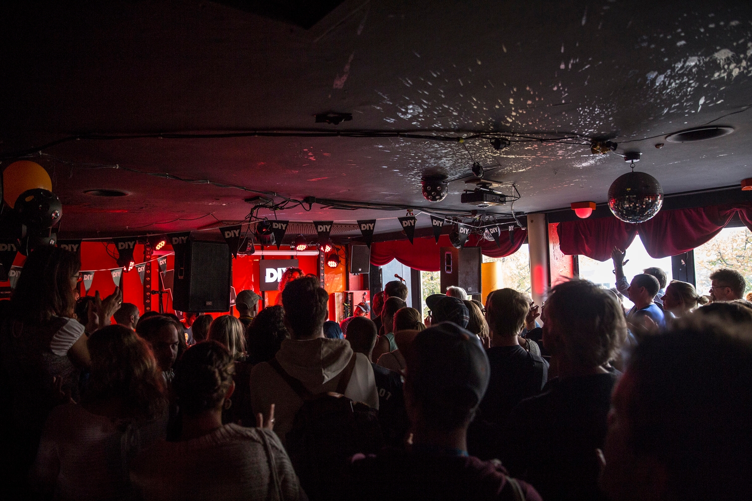 Izzy Bizu, Shame and Jamie Isaac play daytime sets at DIY in the Sky