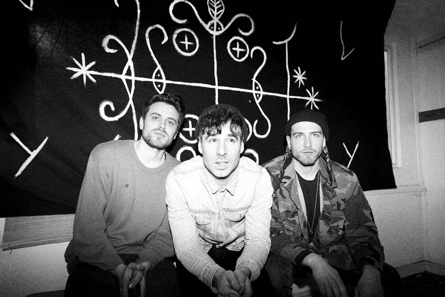 JLYY haunt the senses with debut EP, ‘Island’