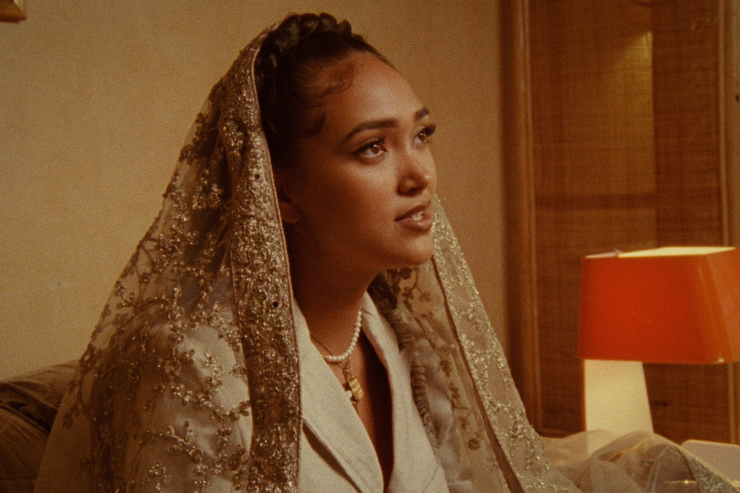 Joy Crookes shares video for ‘19th Floor’