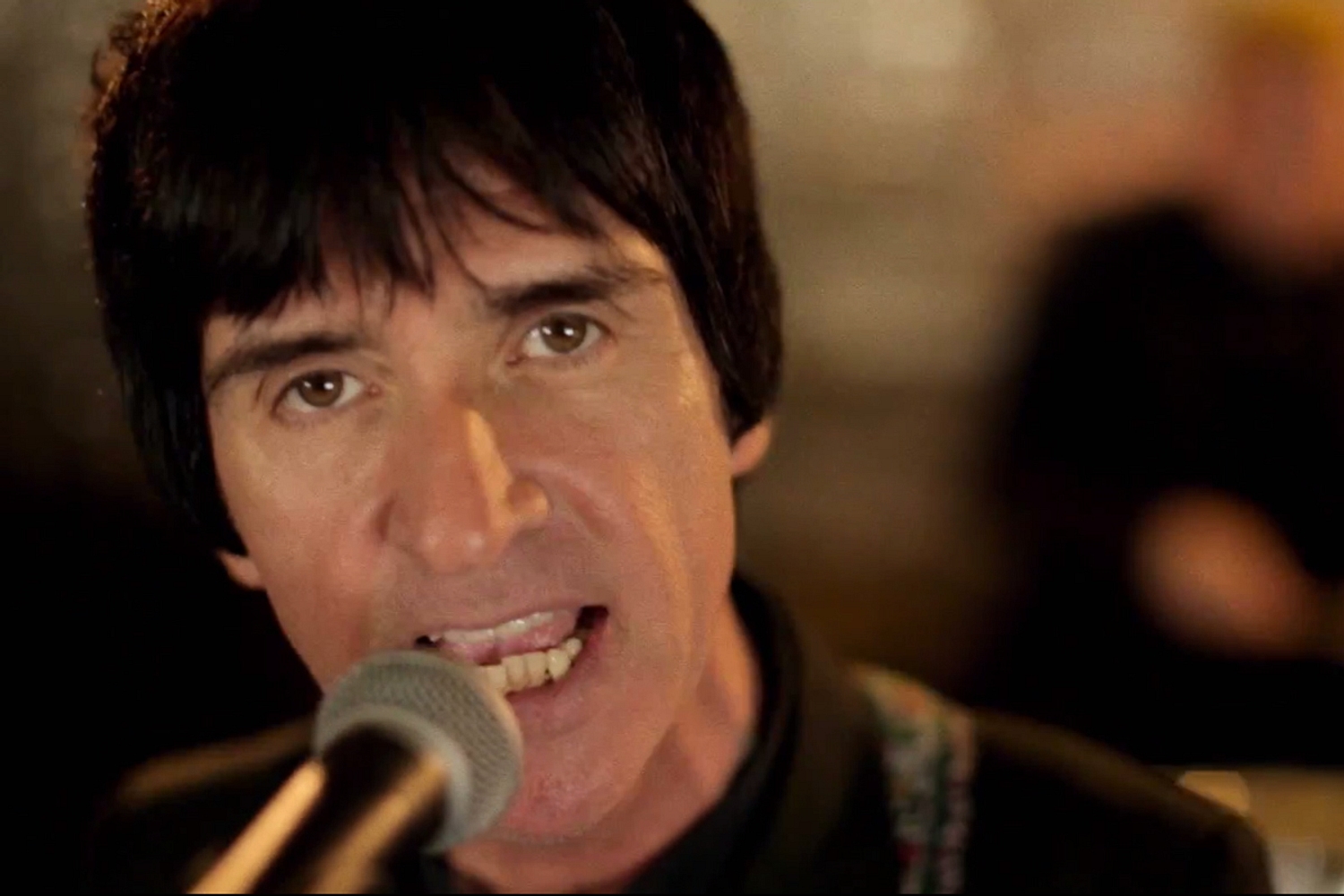 Johnny Marr airs new 'Easy Money' video