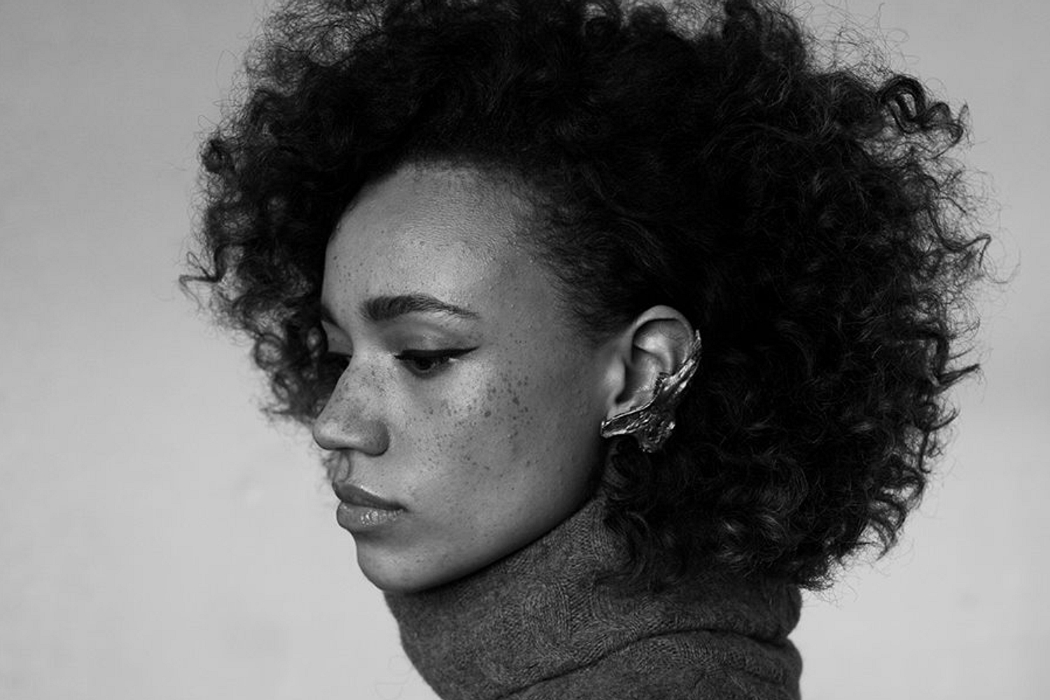 JONES shares title-track from debut EP, ‘Indulge’