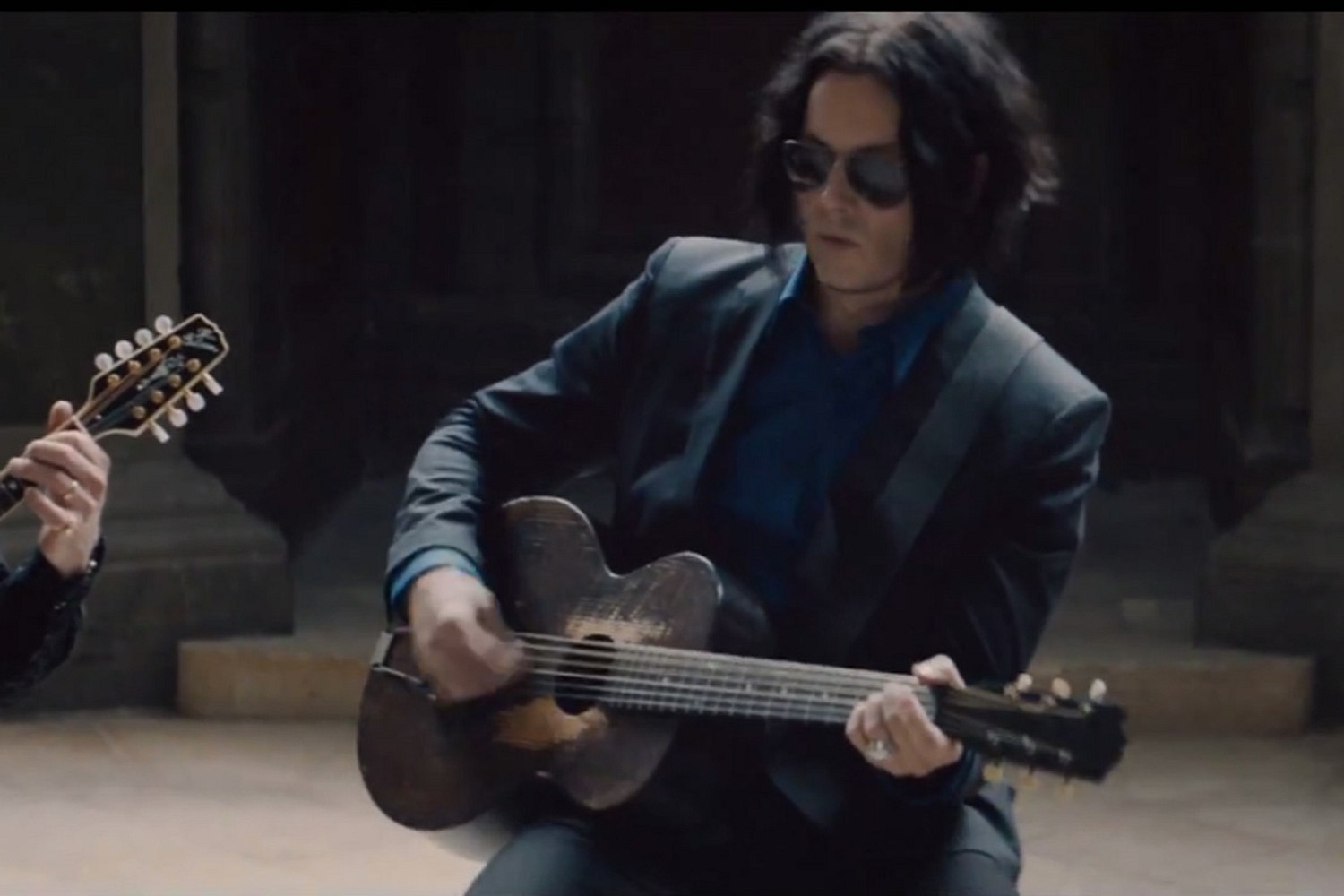 Watch Jack White perform in a church for La Blogothèque session