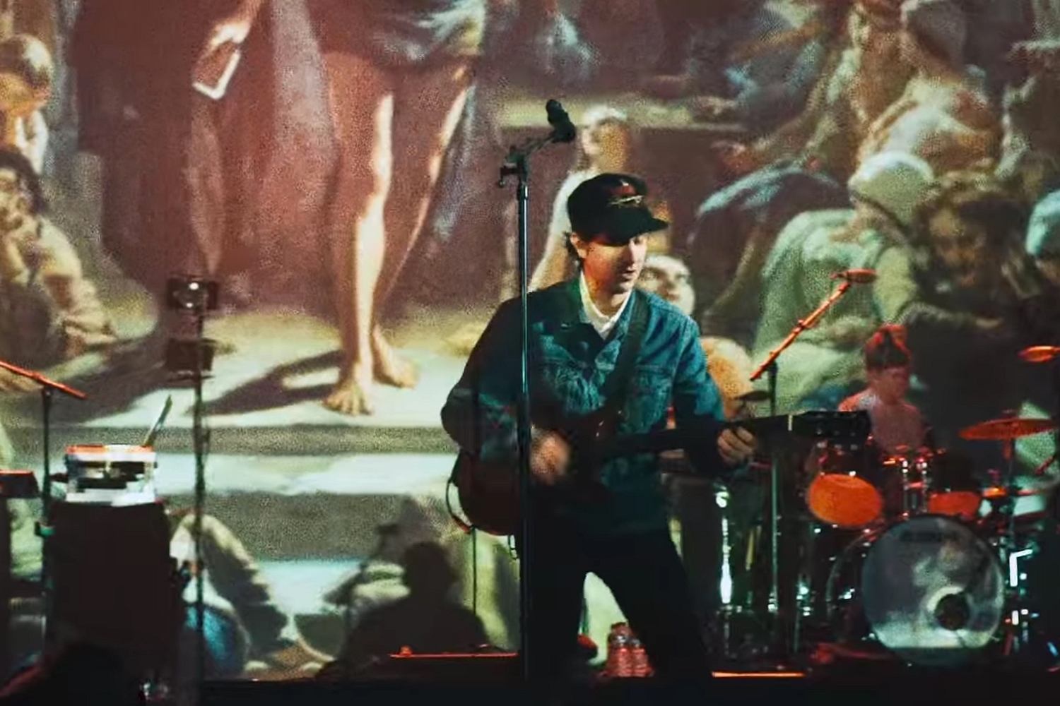 Jamie T airs ‘Tescoland’ video