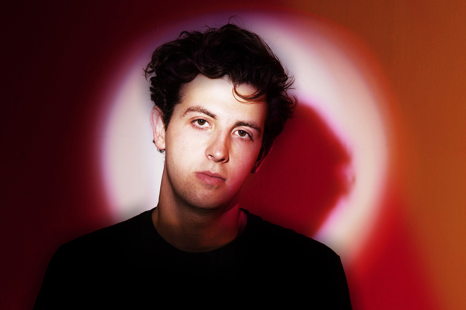 Watch Jamie xx perform ‘Loud Places’ on ‘Late Night With Seth Myers’