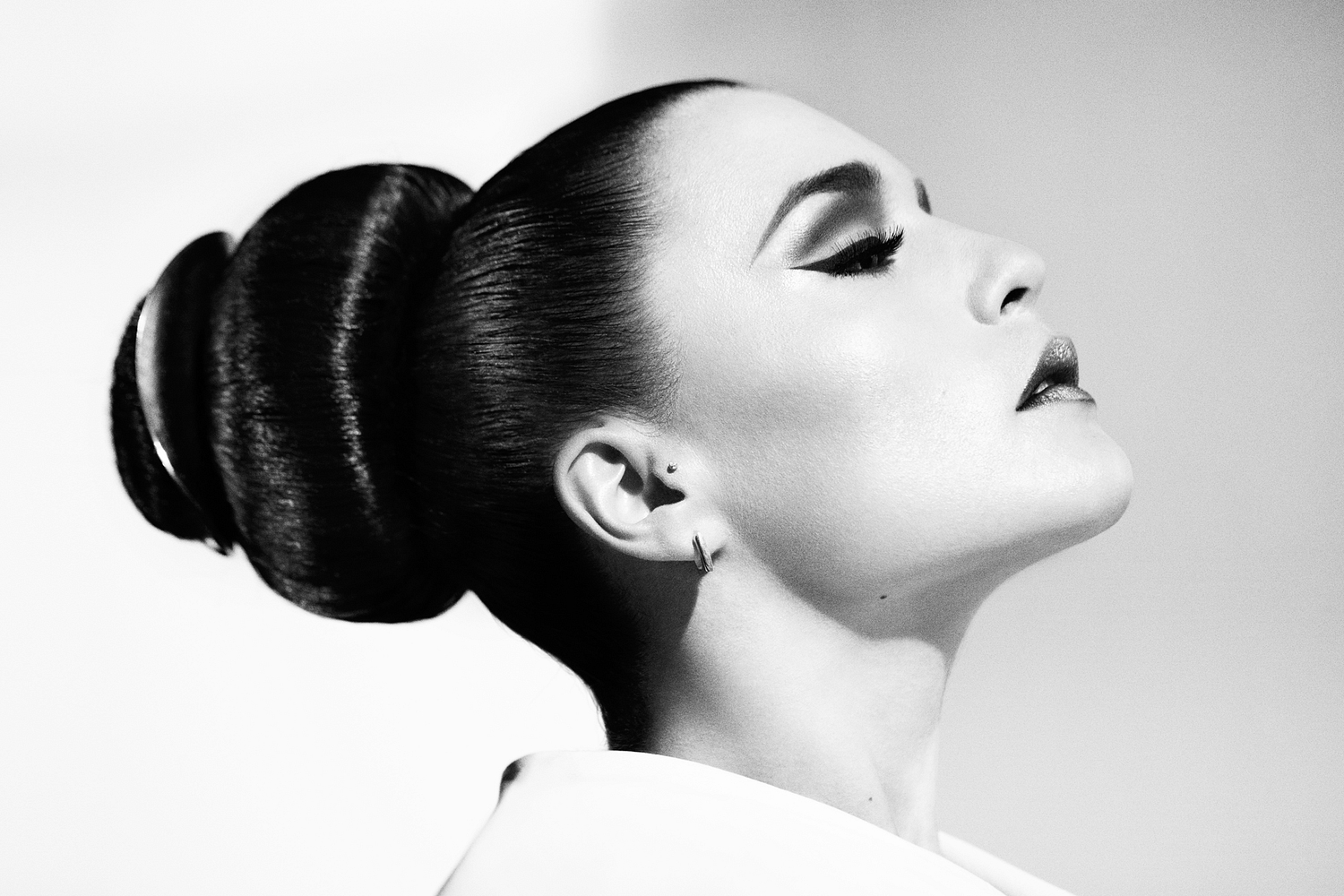 Jessie Ware: “Free Yourself” Track Review