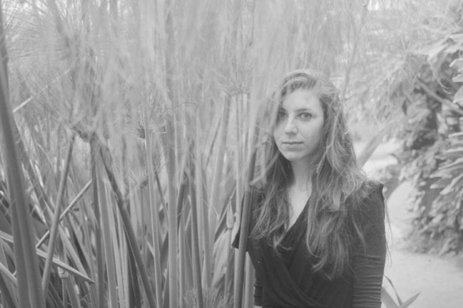 Julia Holter shares 'Don't Make Me Over' Dionne Warwick cover