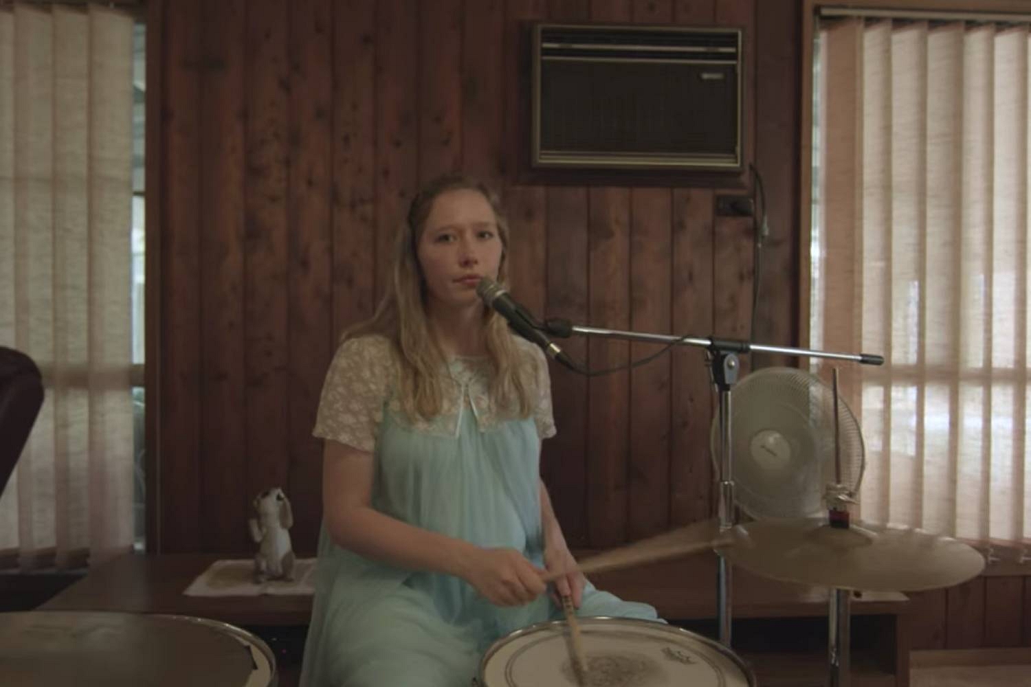 Julia Jacklin shares new track ‘Pressure To Party’