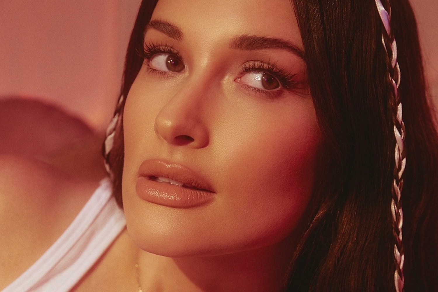 Kacey Musgraves reveals new track ‘justified’