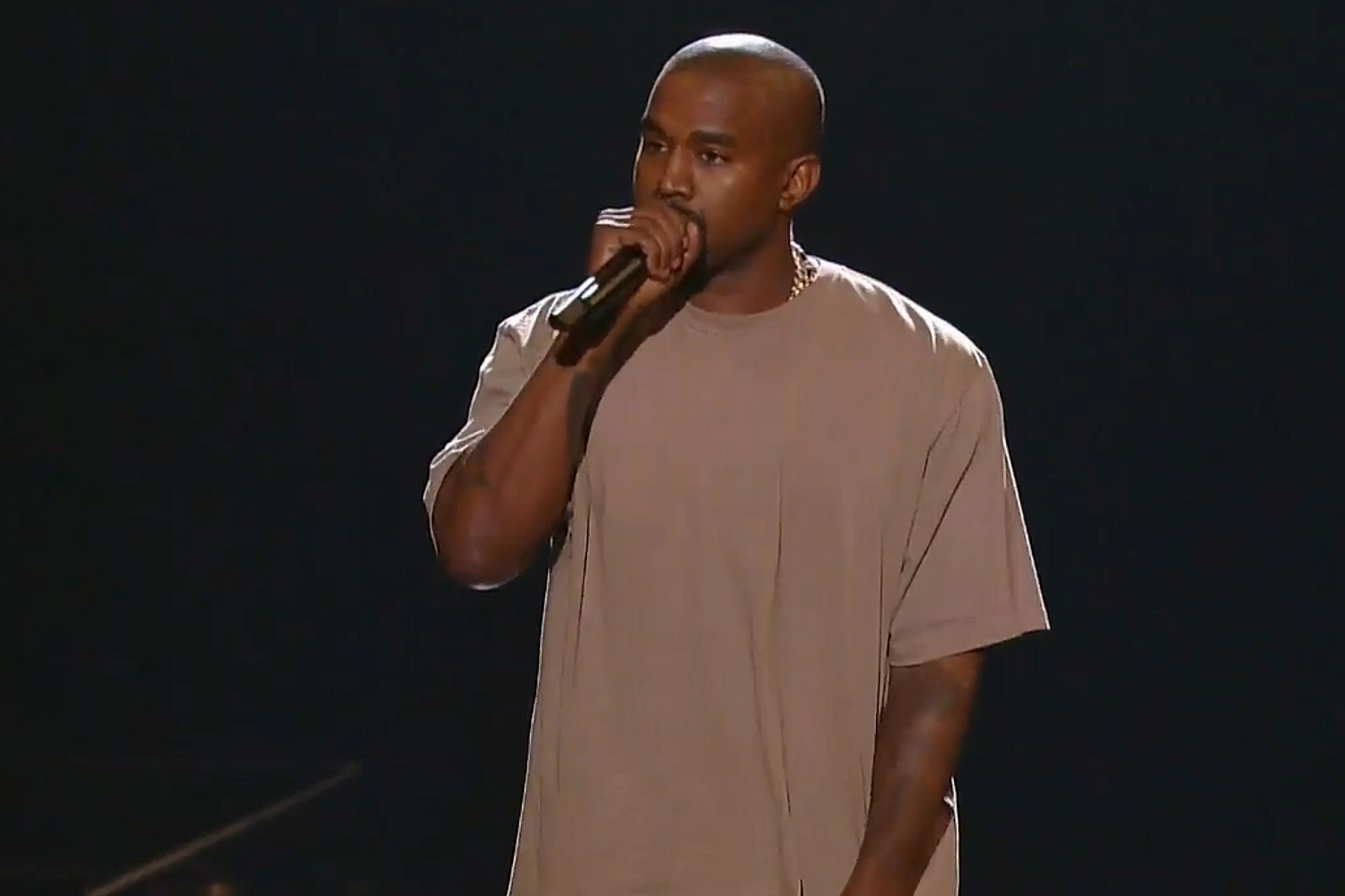 Kanye West nearly performed at the VMAs this weekend