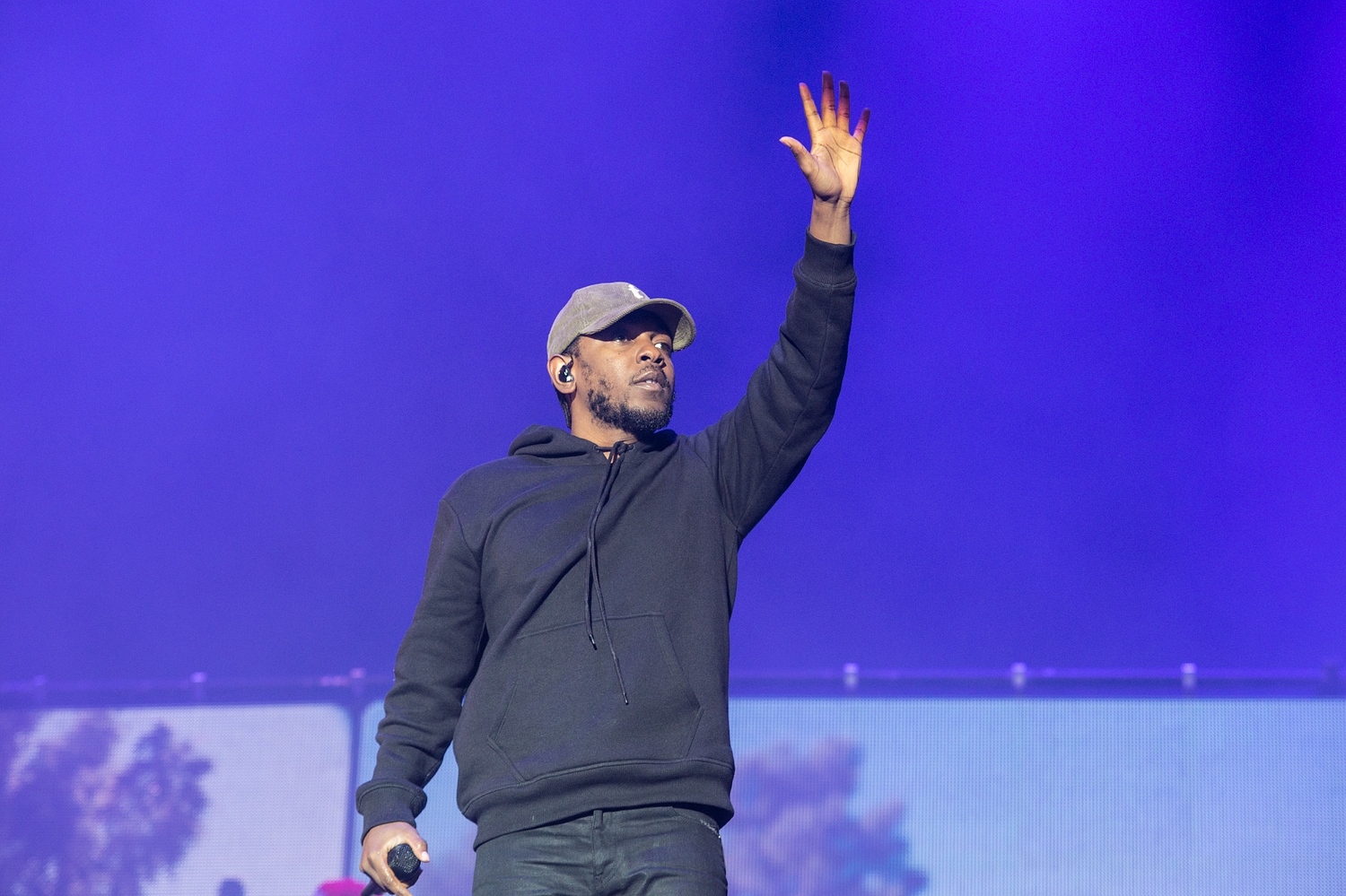 Kendrick Lamar gives a headliner performance at Reading 2015