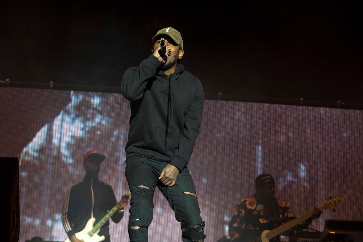 Kendrick Lamar gives a headliner performance at Reading 2015