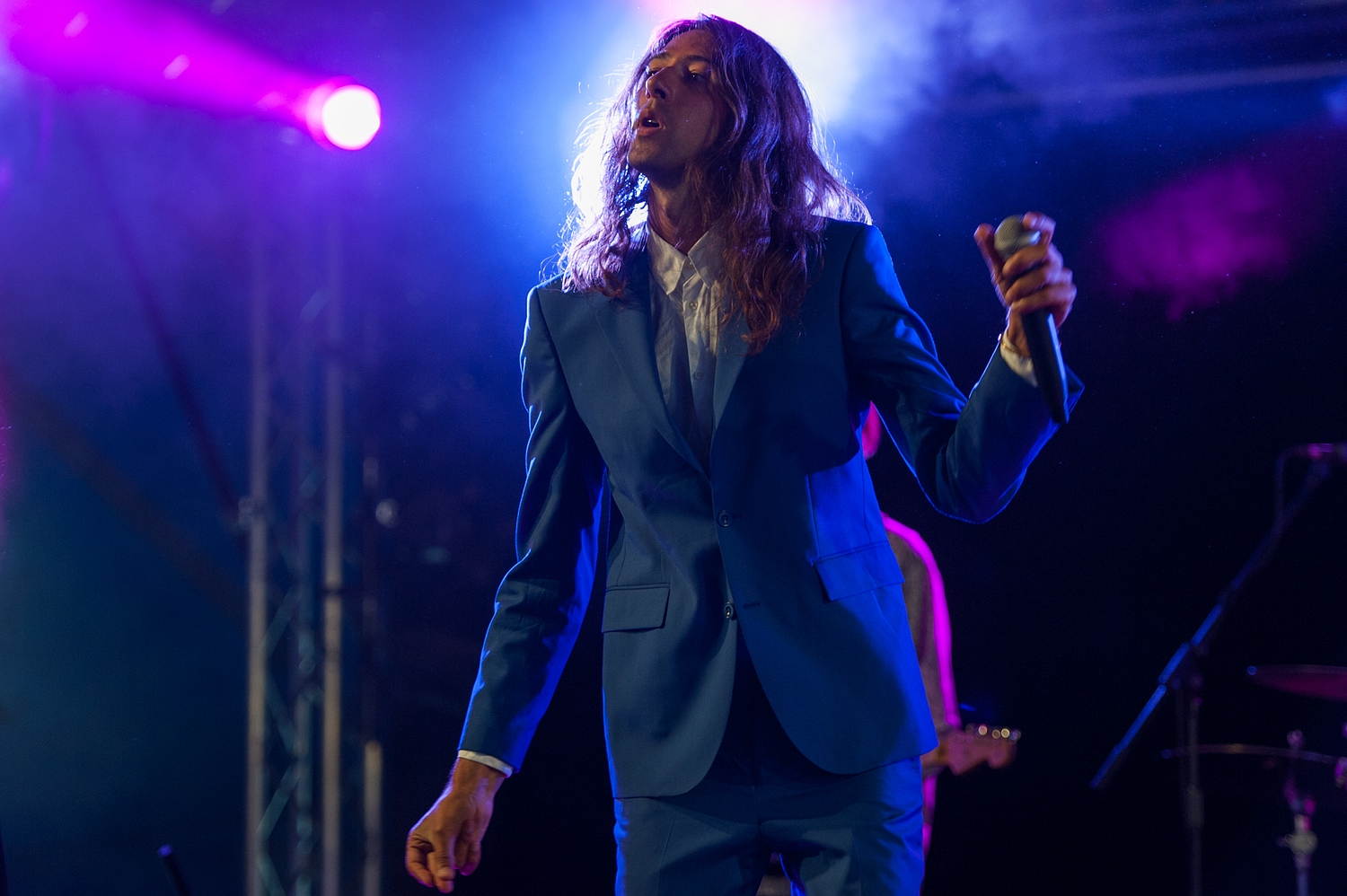 Kindness wakes up Latitude 2015's Sunday snoozers