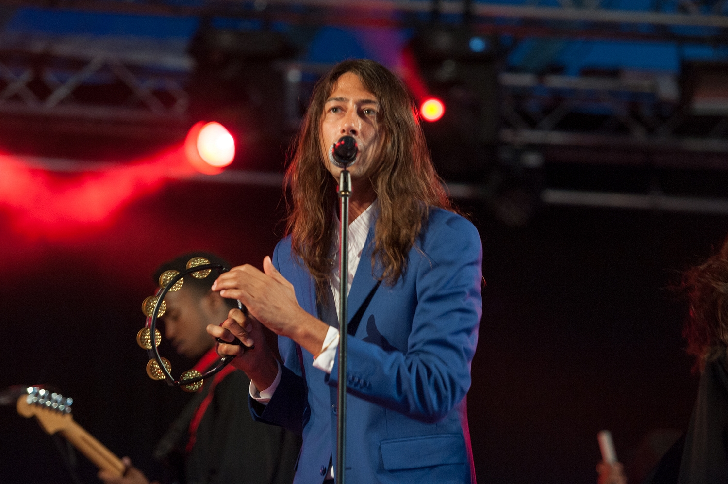 Kindness wakes up Latitude 2015's Sunday snoozers