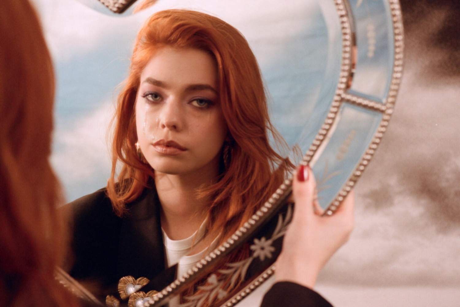 L Devine reveals new track ‘Priorities’