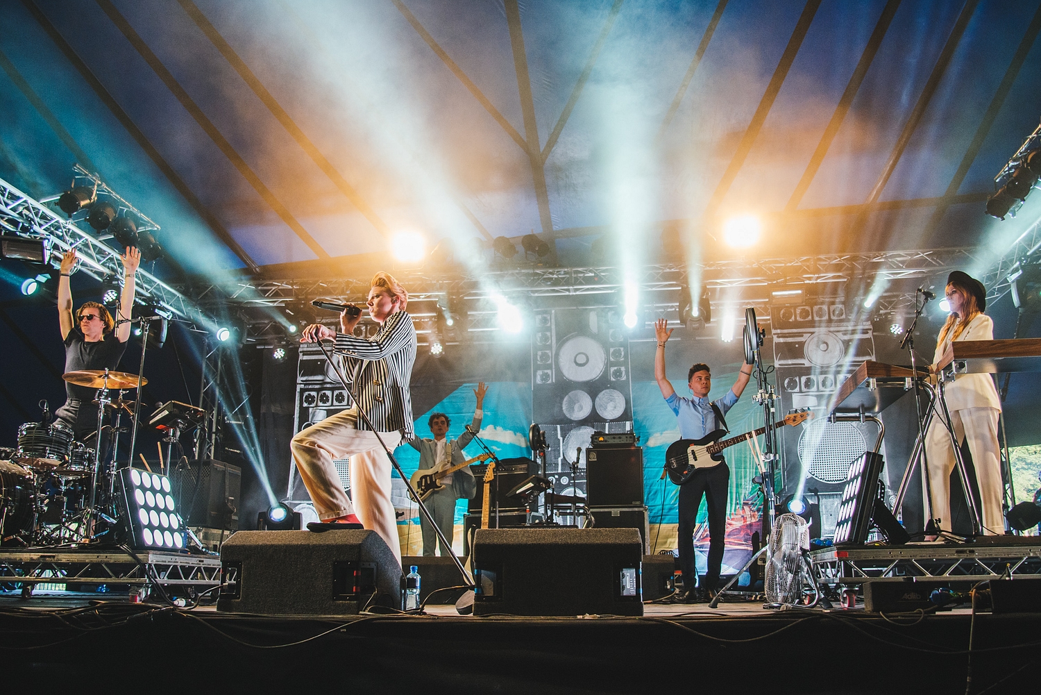 La Roux gives electro-pop a striking edge at Latitude 2015