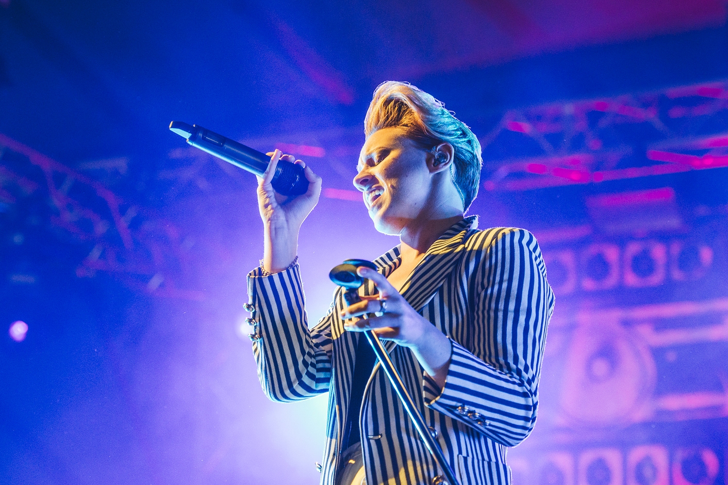 La Roux gives electro-pop a striking edge at Latitude 2015
