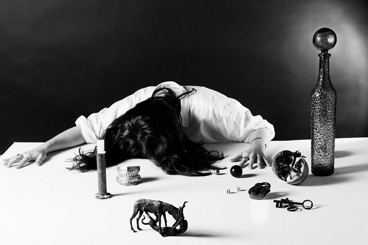 Laura Groves streams new EP ‘Committed Language’