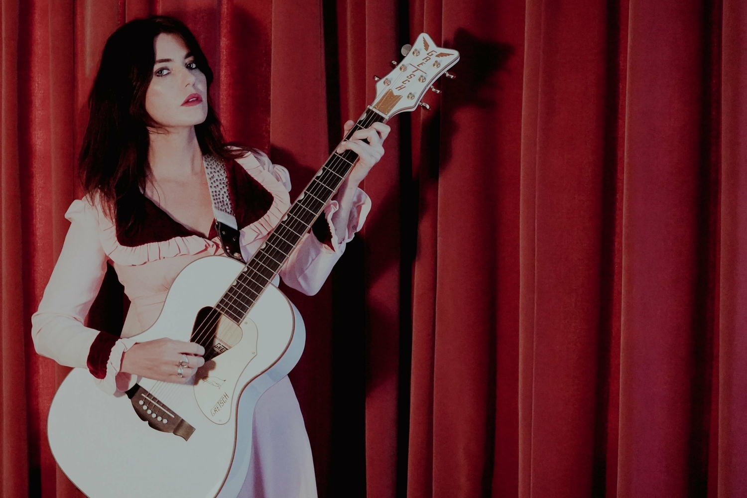 Blood Red Shoes’ Laura-Mary Carter shares new single ‘Blue’s Not My Colour’