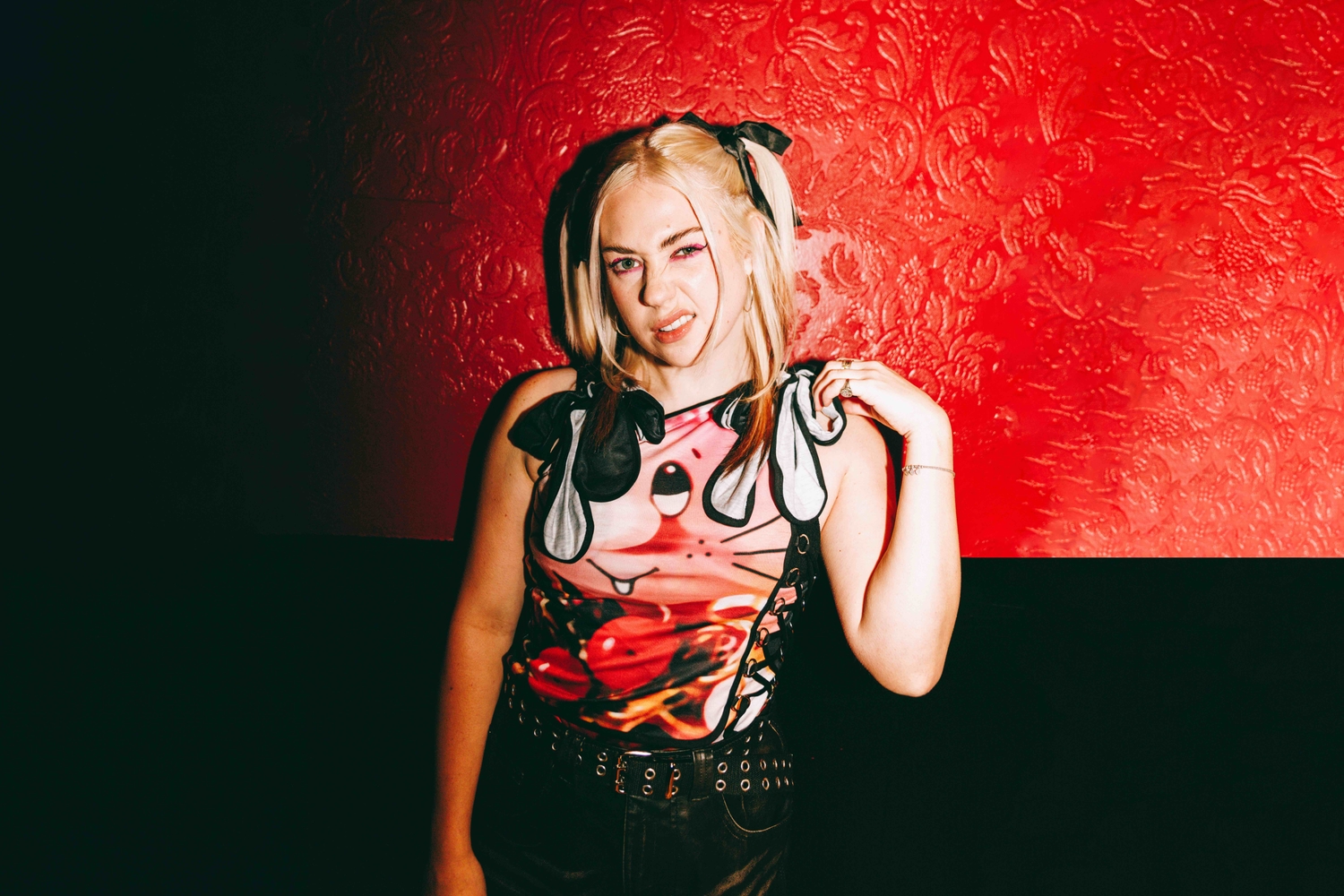 Lauran Hibberd drops new single ‘2nd prettiest girl (in the world)’