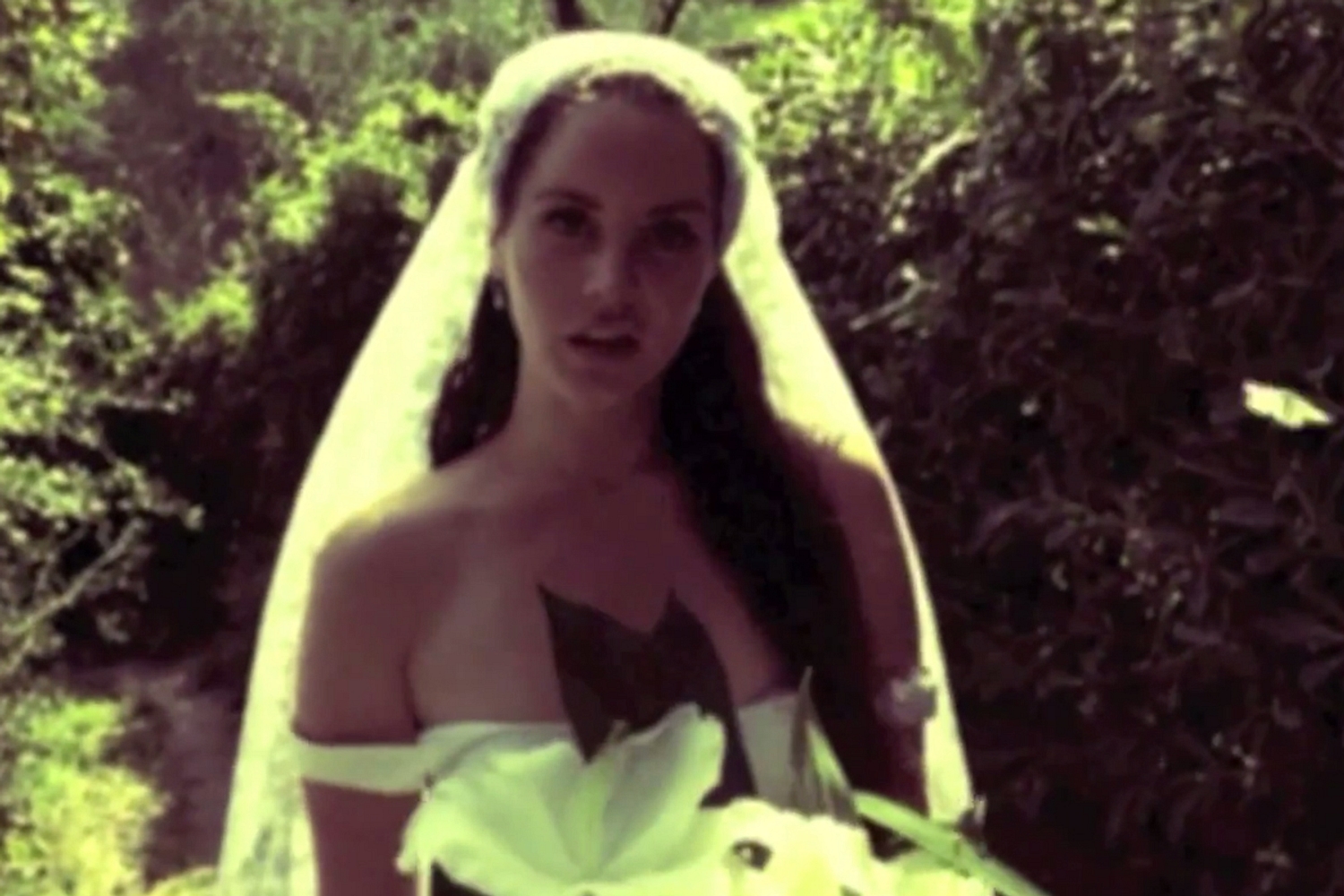 Lana Del Rey unveils new video for ‘Ultraviolence’