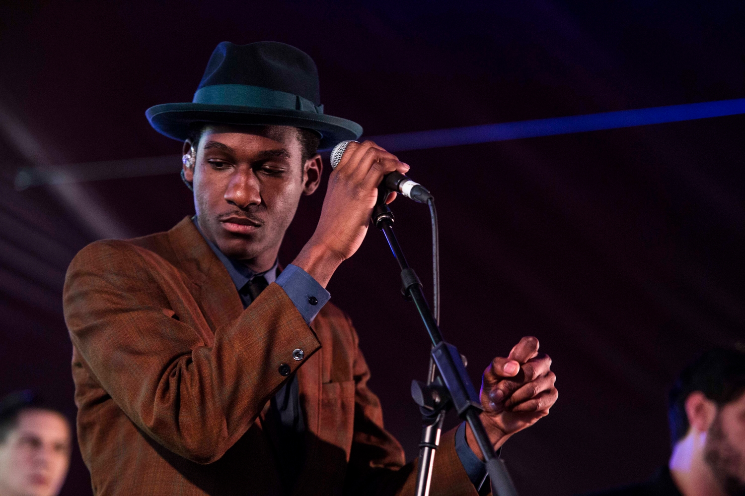 Leon Bridges settles in at Latitude 2015