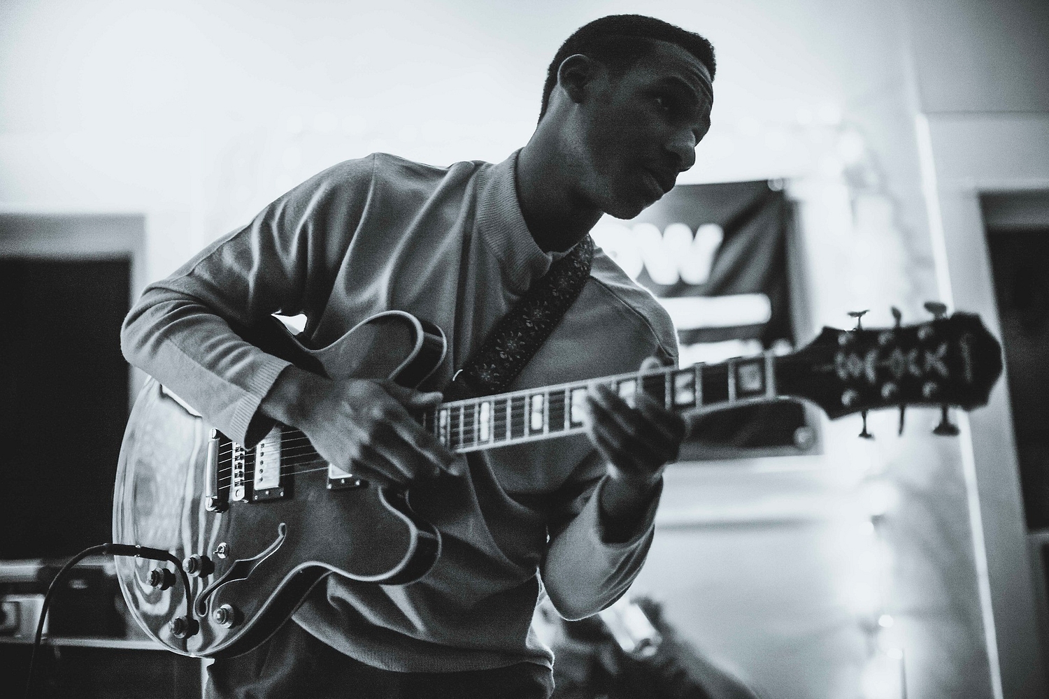 Leon Bridges adds dates to his first tour of US