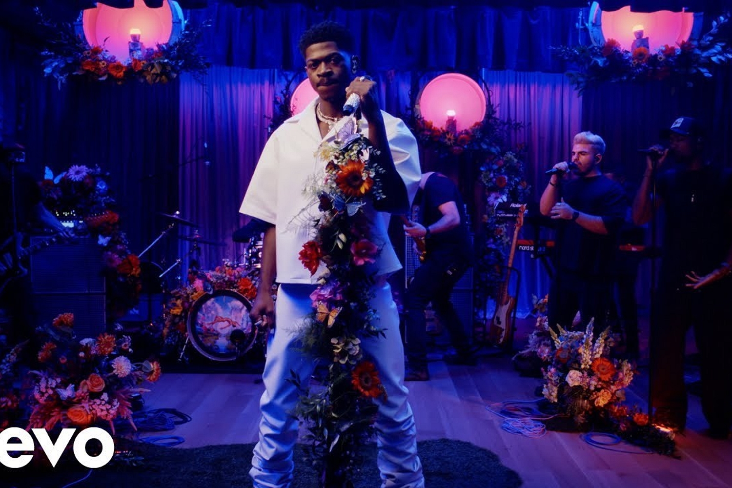 Lil Nas X covers Dolly Parton’s ‘Jolene’