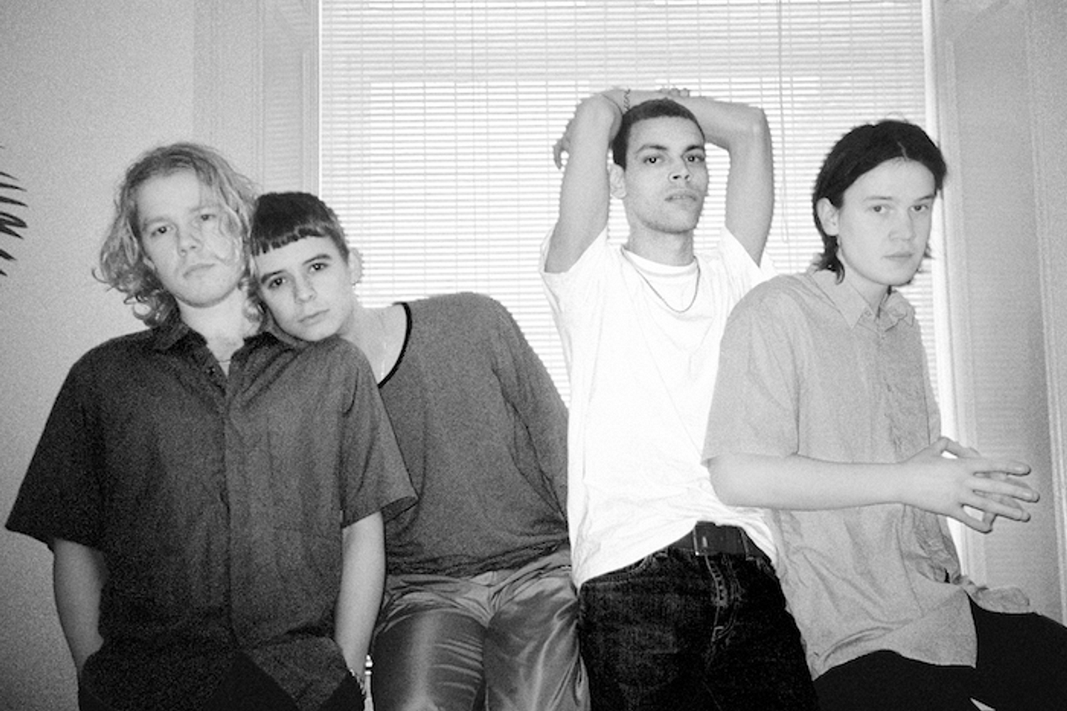 LISS share new track ‘Leave Me On The Floor’