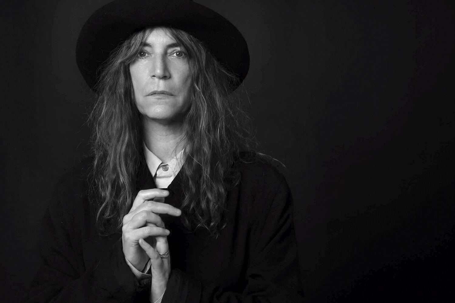 Patti Smith and U2 perform together in Paris