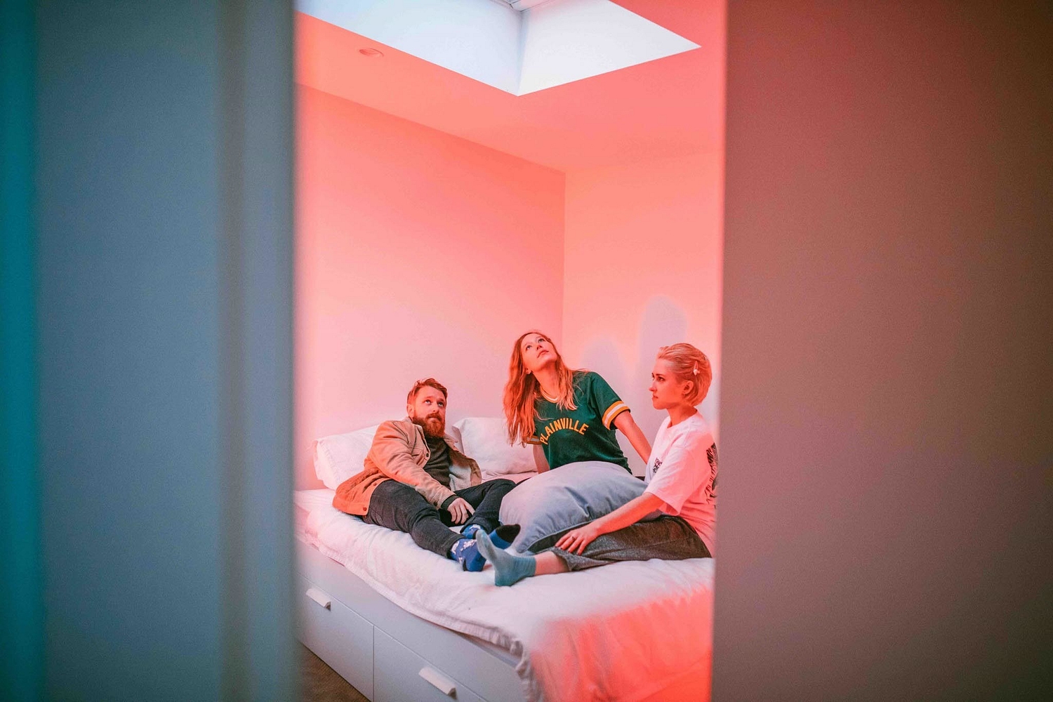 The Neu Bulletin (Phantastic Ferniture, Elle Watson, Momma & more)