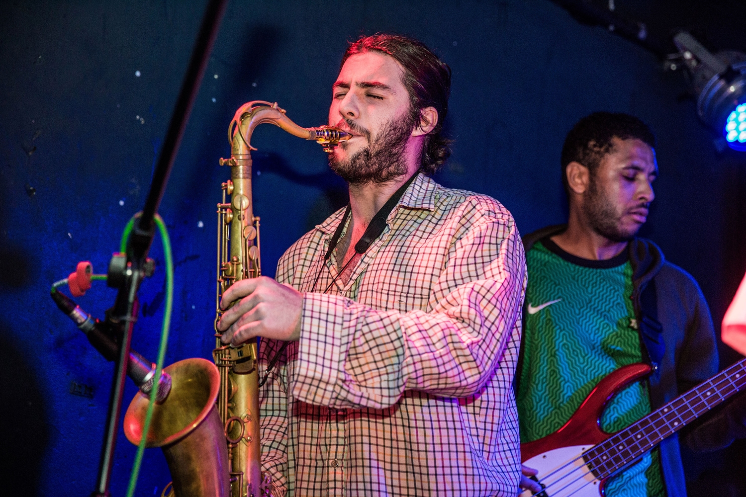 Swimming Tapes & Girl Ray opt for escapism at Hello 2017