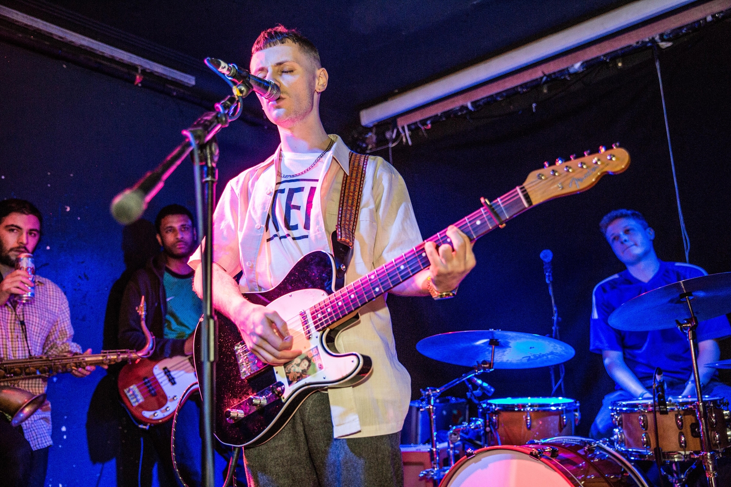 Swimming Tapes & Girl Ray opt for escapism at Hello 2017