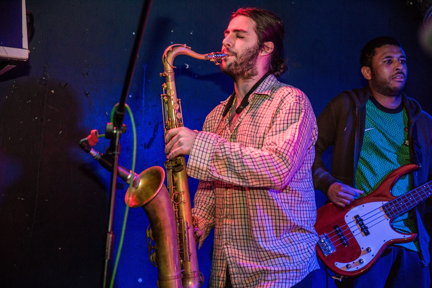 Swimming Tapes & Girl Ray opt for escapism at Hello 2017