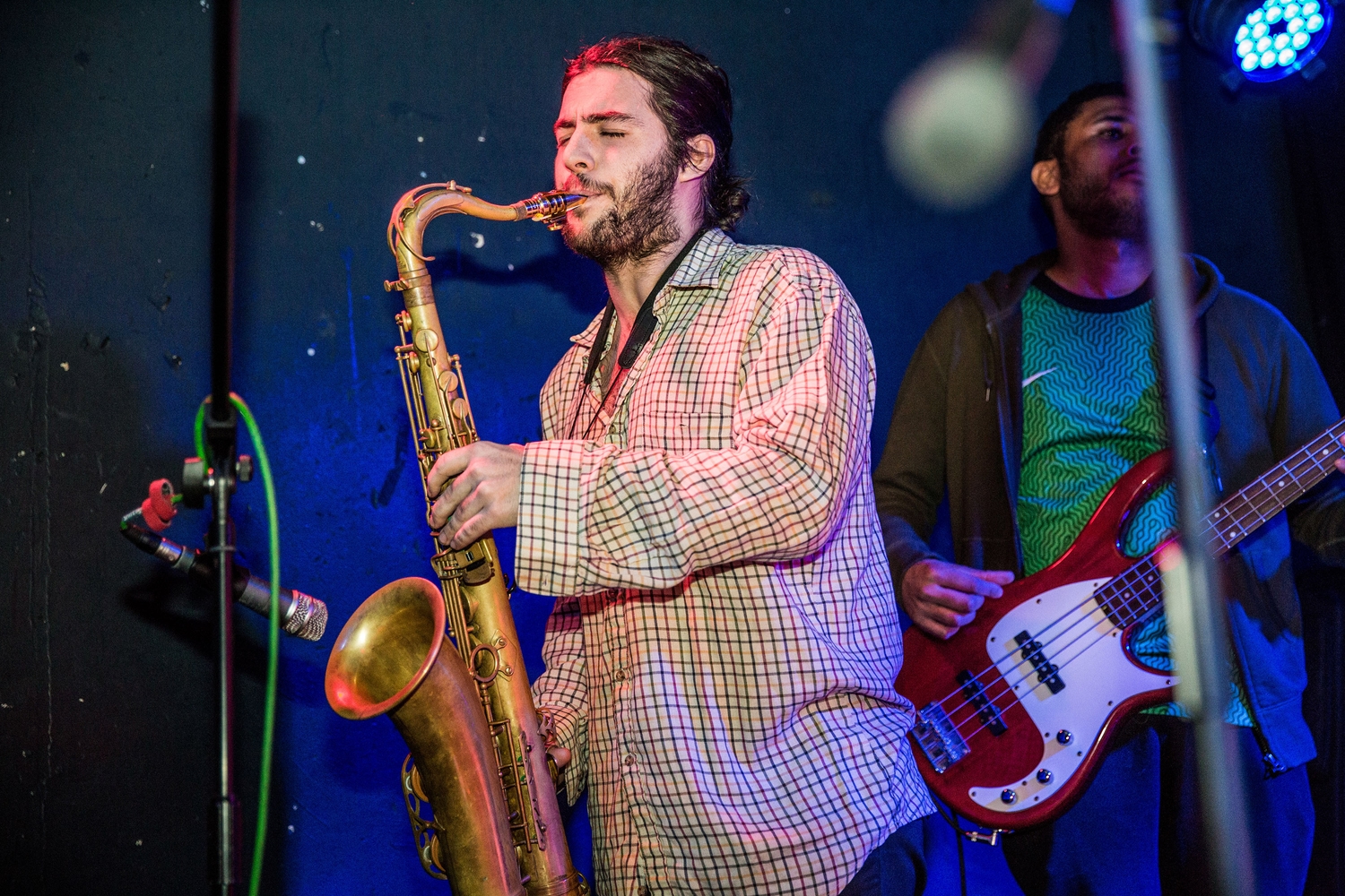 Swimming Tapes & Girl Ray opt for escapism at Hello 2017