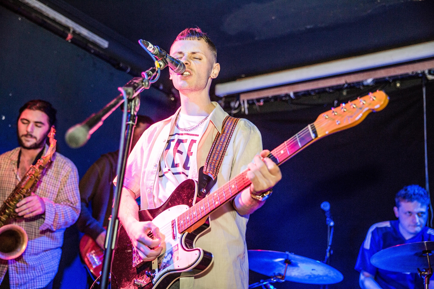 Swimming Tapes & Girl Ray opt for escapism at Hello 2017