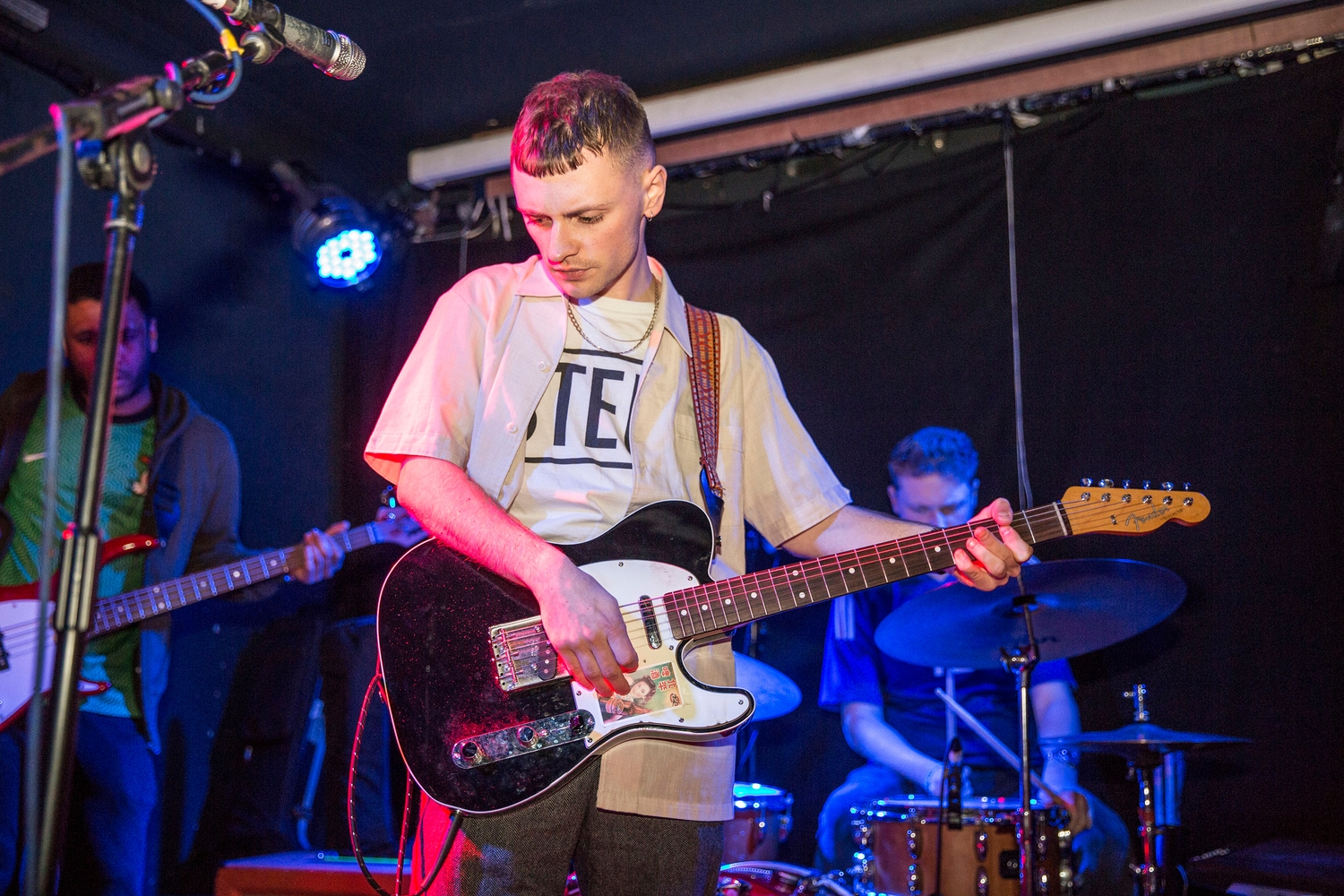 Swimming Tapes & Girl Ray opt for escapism at Hello 2017