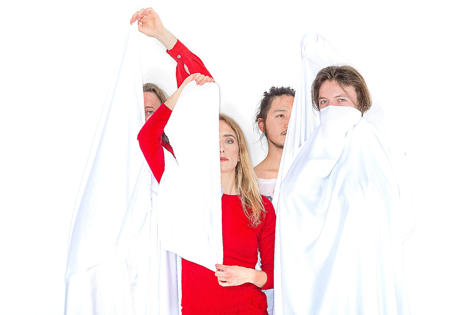 In The Lions' Den: Pumarosa