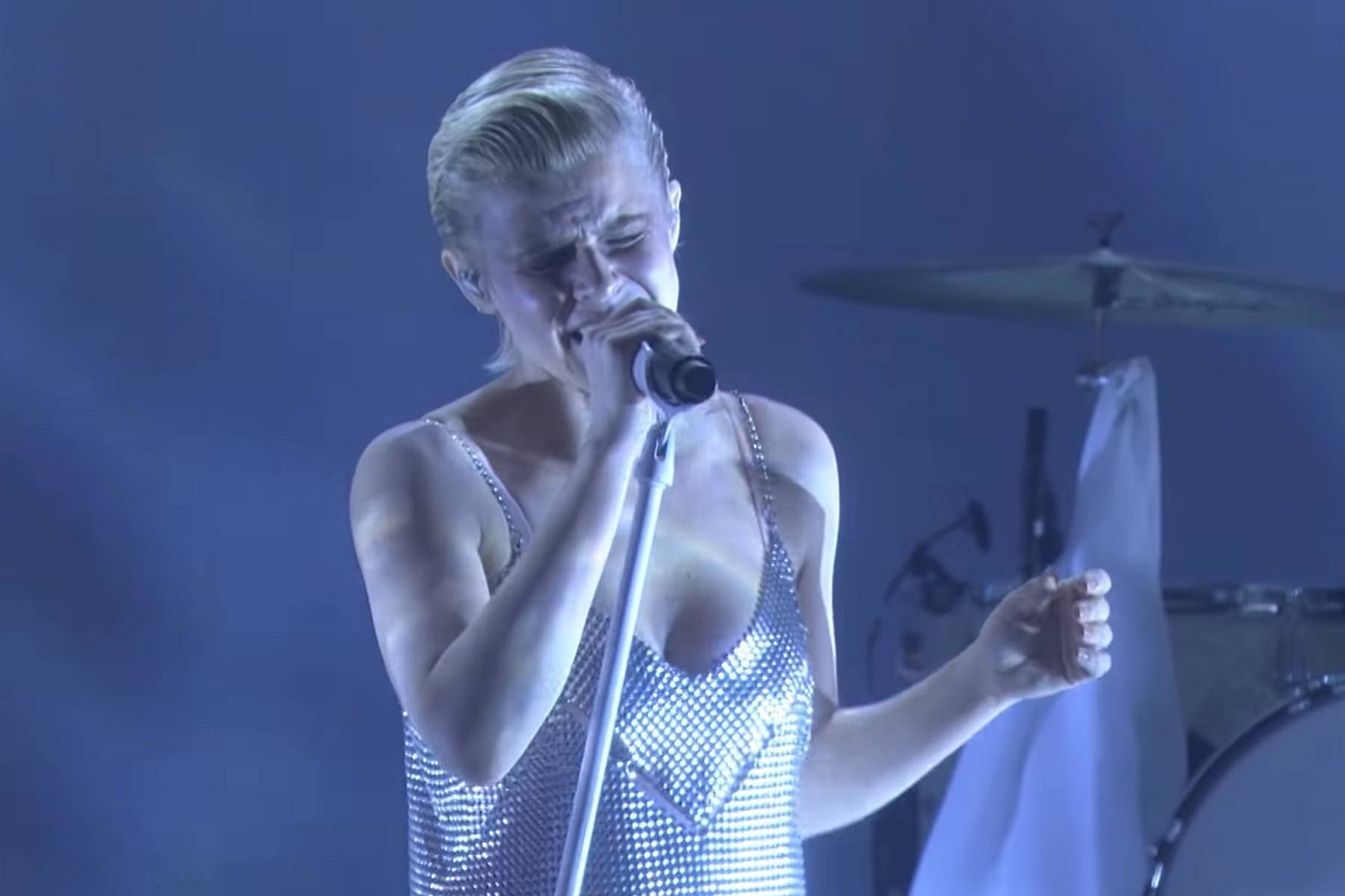 Watch Robyn perform ‘Ever Again’ live on TV