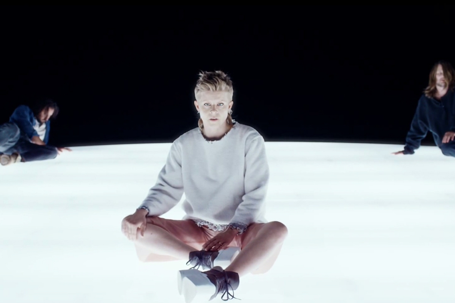 Robyn talks new solo album plans, confirms forthcoming EP