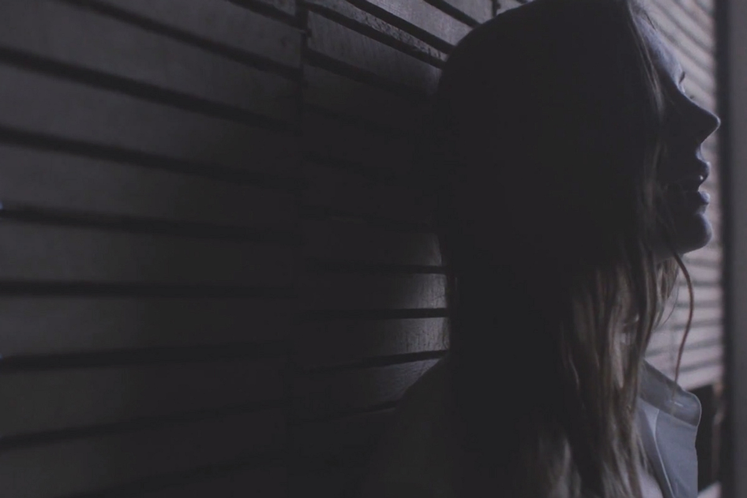 Rosie Lowe shares video for ‘How’d You Like It’