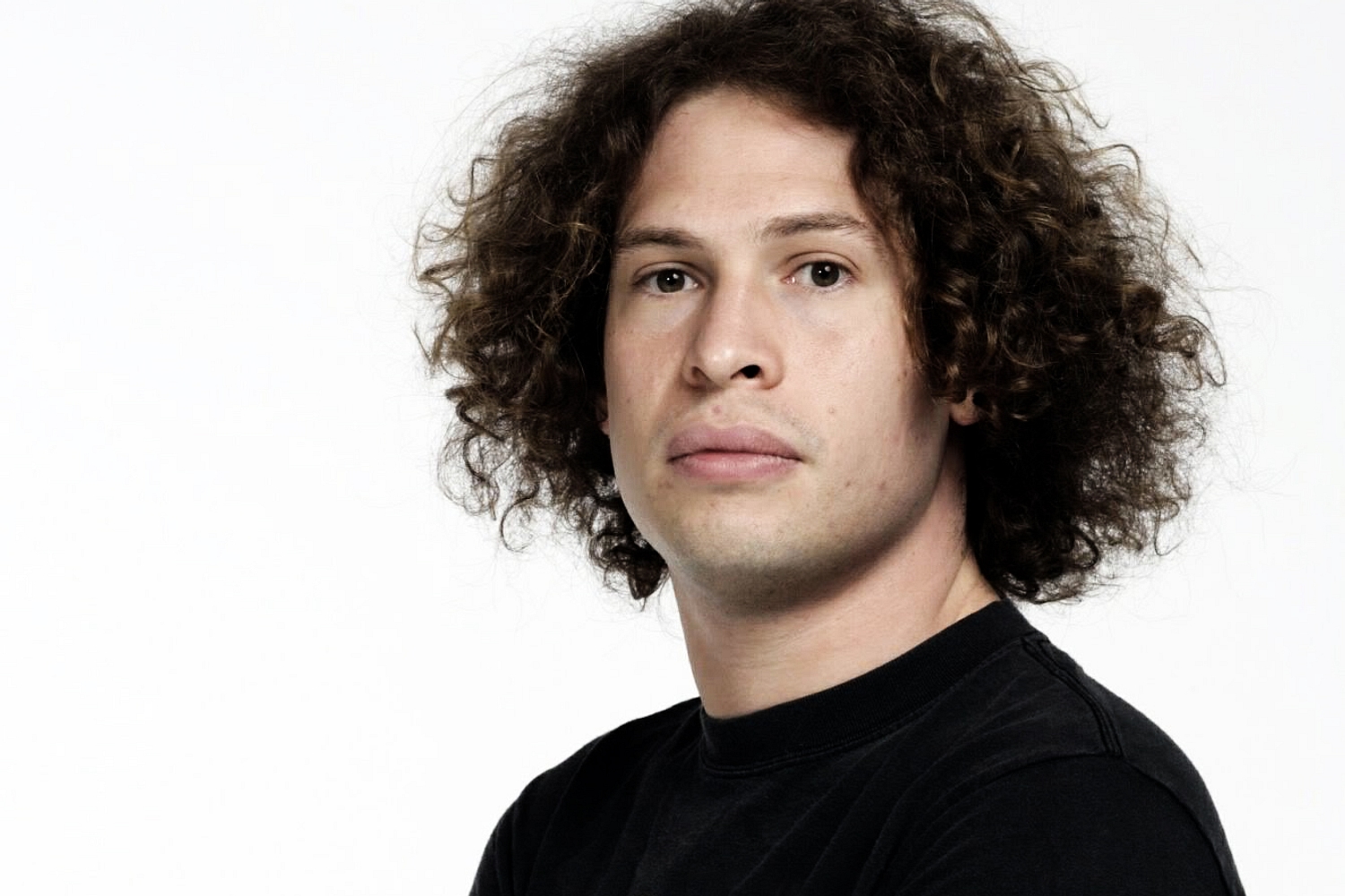 Former My Chemical Romance guitarist Ray Toro unveils solo track