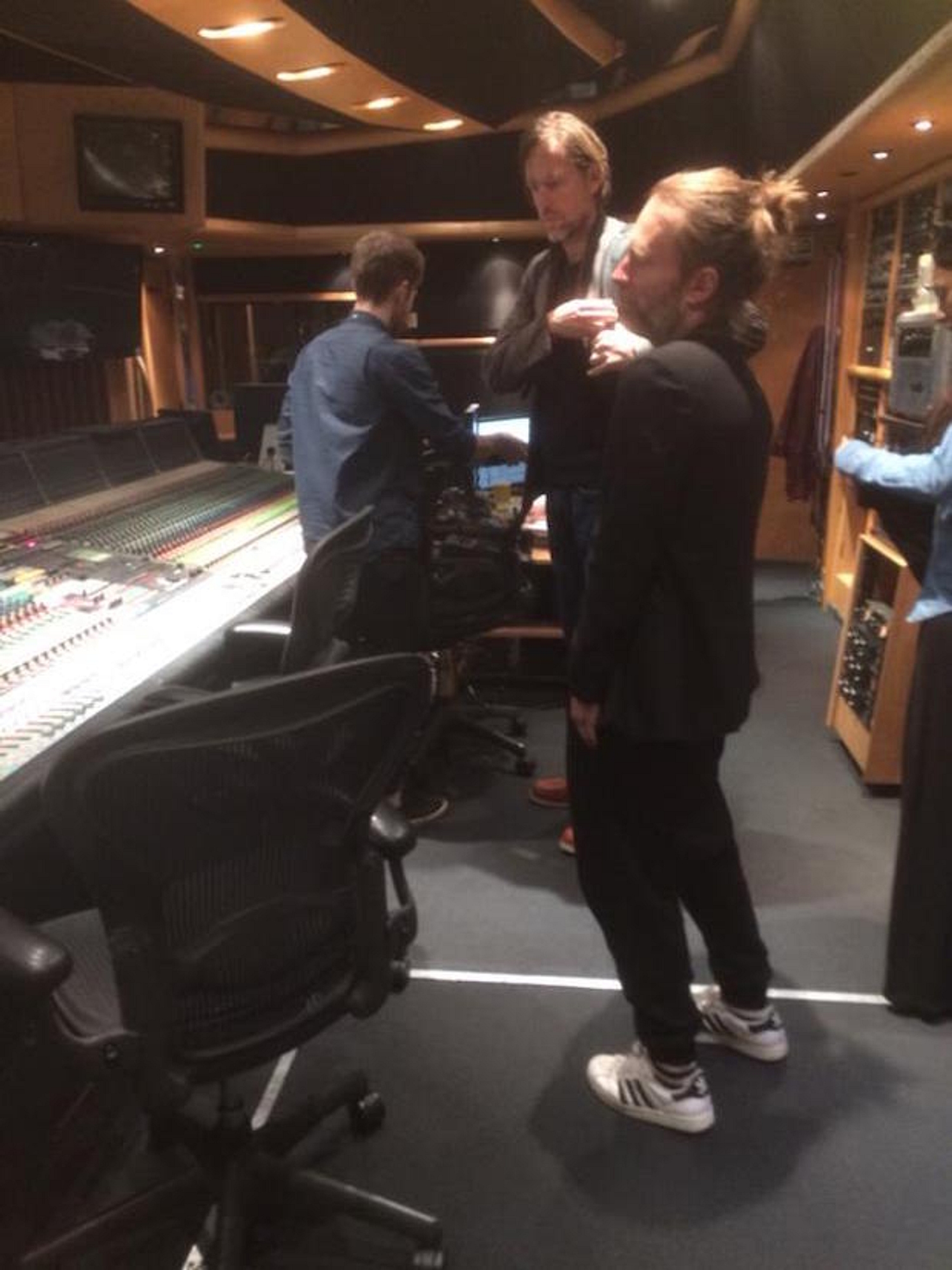Radiohead collaborator shares photos of the band in the studio