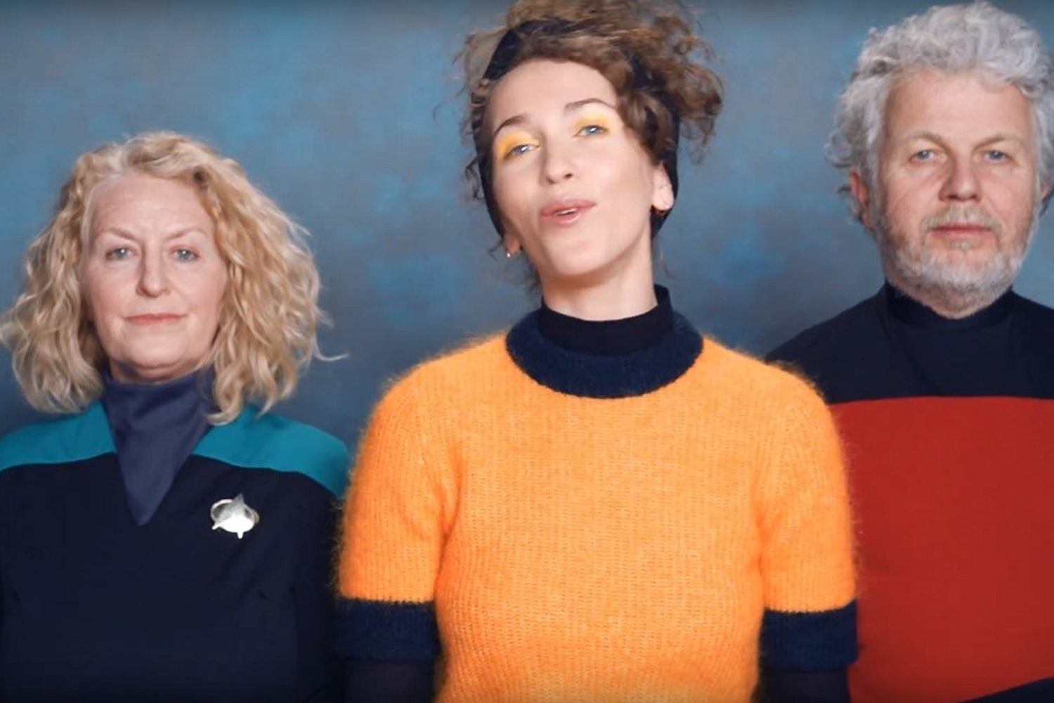 Rae Morris’ new video for ‘Someone Out There’ is a family affair