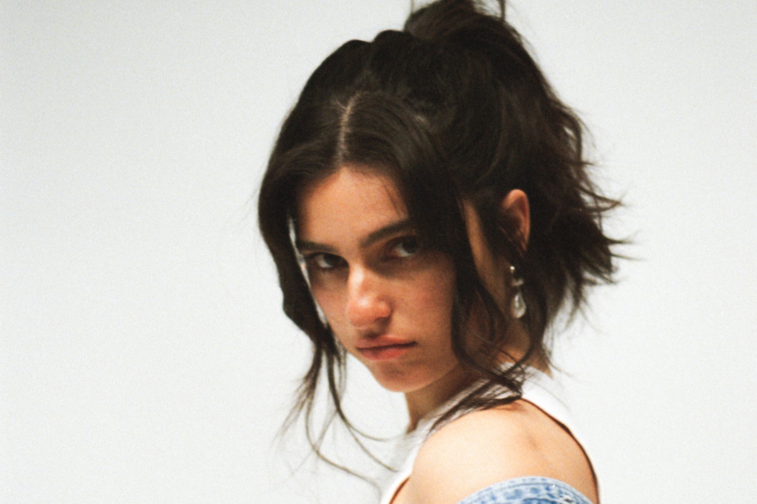 renforshort announces new EP ‘clean hands dirty water’ and shares new single ‘hurt like it should’